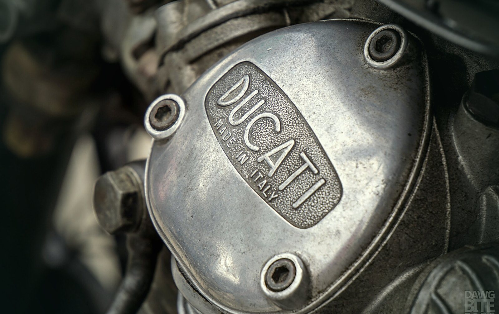 Analogue instruments on a classic motorcycle